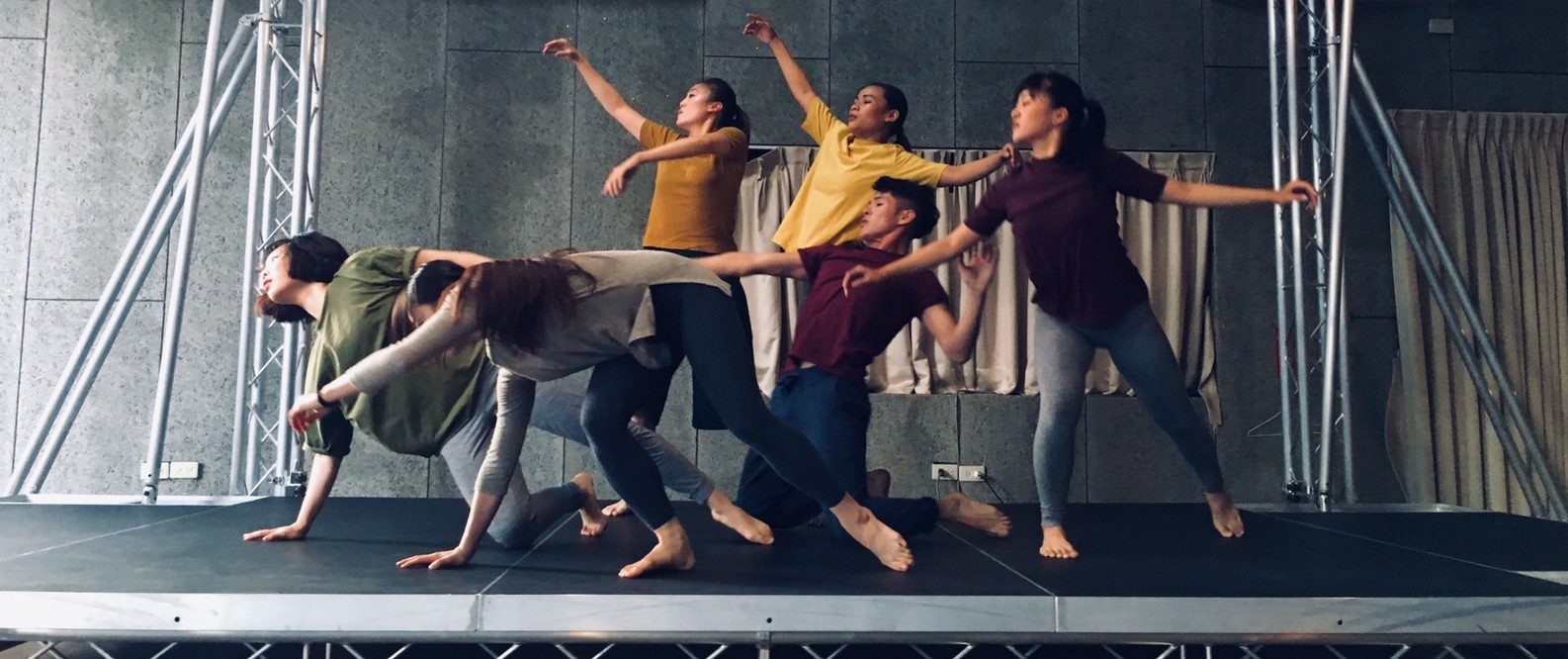 滯留島舞蹈劇場《浮游體》