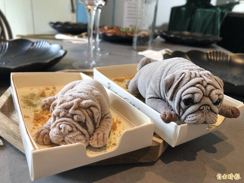 擬真狗狗造型冰淇淋，在屏東勝利星村也吃得到了。（記者羅欣貞攝）