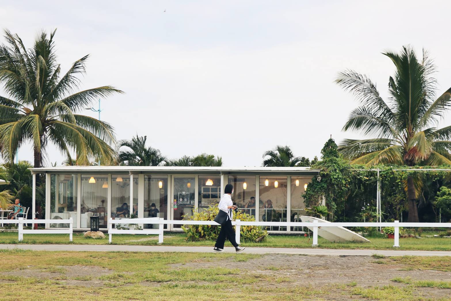 【紀錄|楊錦雲】感受解憂又放空 大鵬灣風帆咖啡廳