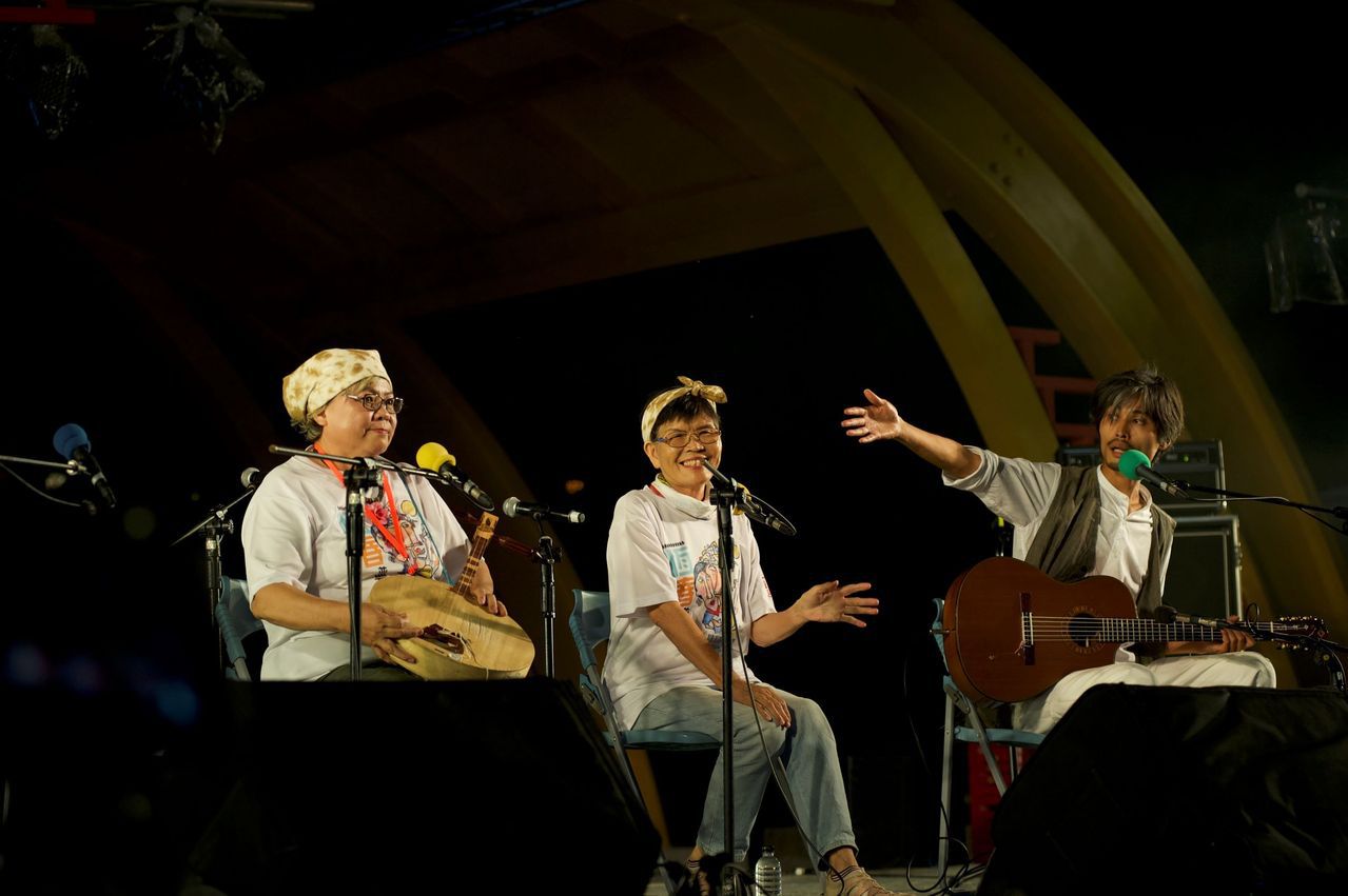 「半島歌謠祭」的「老調新聲」曾邀請眾多國內外優質世界音樂人前往恆春半島演出。圖／縣府提供