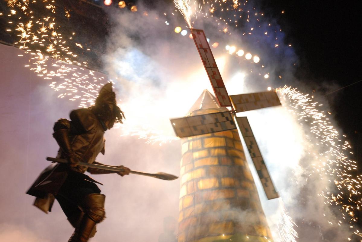 全新魔法世界來了! 紙風車劇團陪台中大小朋友歡度耶誕