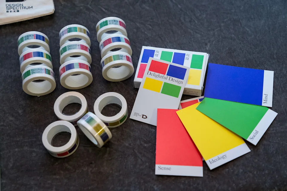 「設計光譜」最新設計展覽!展出逾30件展品+大型紙藝裝置+體驗活動 香港資深設計師蔡楚堅(Sandy)亦設計出四色紙膠帶,大家只需於展覽場地內集齊印章,便可免費得到