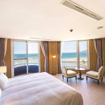 迷戀海灣套房坐擁窗外無垠的自然景致。 圖片提供/墾丁長灘休閒飯店