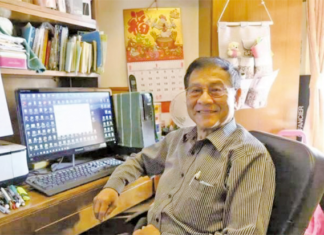 華文小小說推手-黃東濤 用自律書寫出一百五十本書